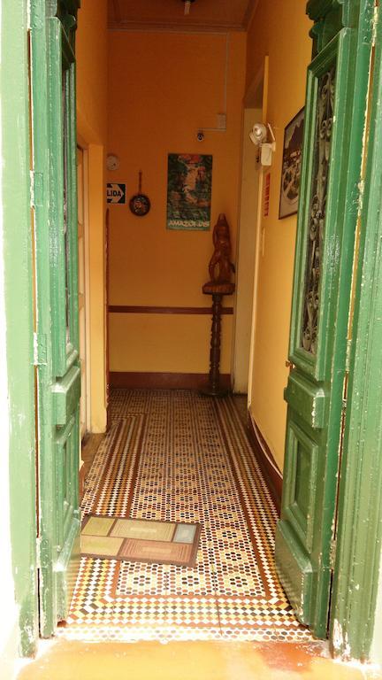 Friends House Bed & Breakfast Lima Bilik gambar